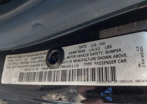 2007 Volkswagen New Beetle 2.5 z USA, uszkodzony, nr VIN 3VWPG31C57M505119